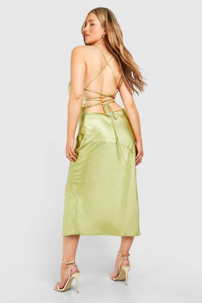 boohoo Dames Plus Satin Cross Back Midi Slip Jurk | Groente | Maat: 56