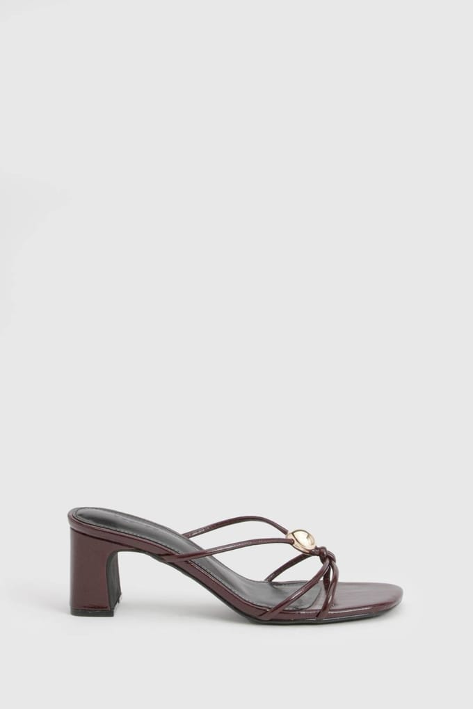 boohoo Dames Goudkleurige Bandjes Mules | Bordeaux Rood | Maat: 40