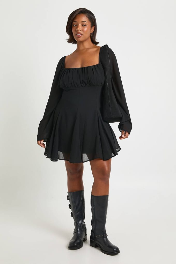 boohoo Dames Plus Chiffon Godet Skater | Zwart | Maat: 48
