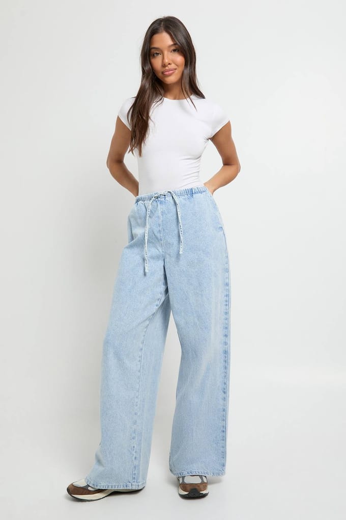 boohoo Dames Supersoft elastische tailleband jeans | Bleached Blue | Maat: 6
