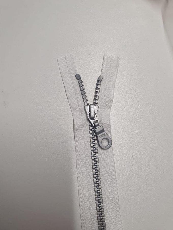YKK ritssluiting bloktand, niet-deelbaar, Wit, reflecterende Bloktandjes, 20 cm, per stuk.
