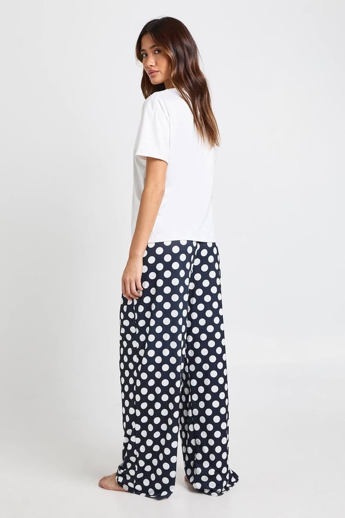 boohoo Dames Polka Dot Broek & Oversized T-Shirt Pyjama Set | Black | Maat: 8
