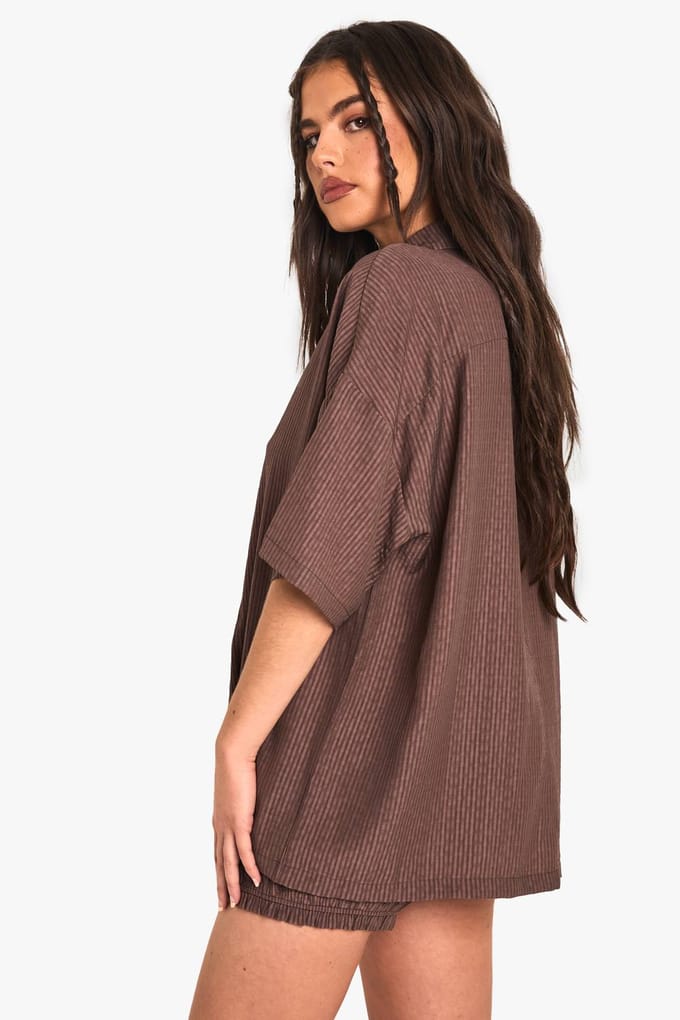 boohoo Dames Textuurstreept kortemouwshirt | Chocoladebruin | Maat: 40