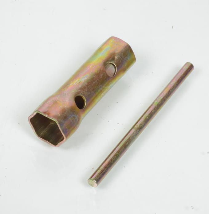 Clé à bougie de 16/18mm 70mm avec tige de force pour moto cyclo scooter