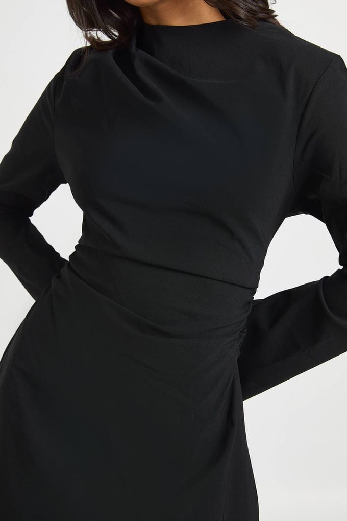 boohoo Dames Mini Jurk met Gerimpelde Taille en Wijde Mouwen | Zwart | Maat: 36