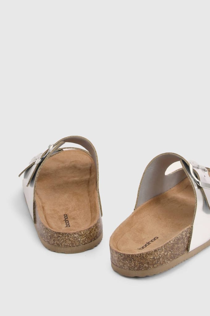 boohoo Dames Dubbele Gesp Voetbed Slippers | Zilver | Maat: 37