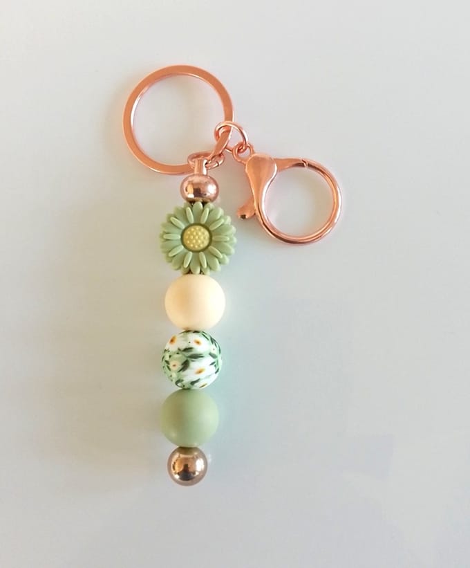 Sleutelhanger, tashanger met kralen | groen, wit | rosé