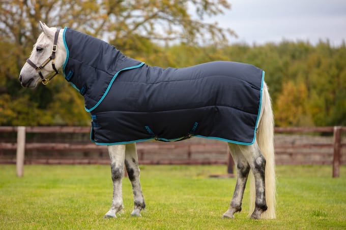 Amigo Insulator Plus Pony Medium 200g Staldeken Navy 75-114 Pony