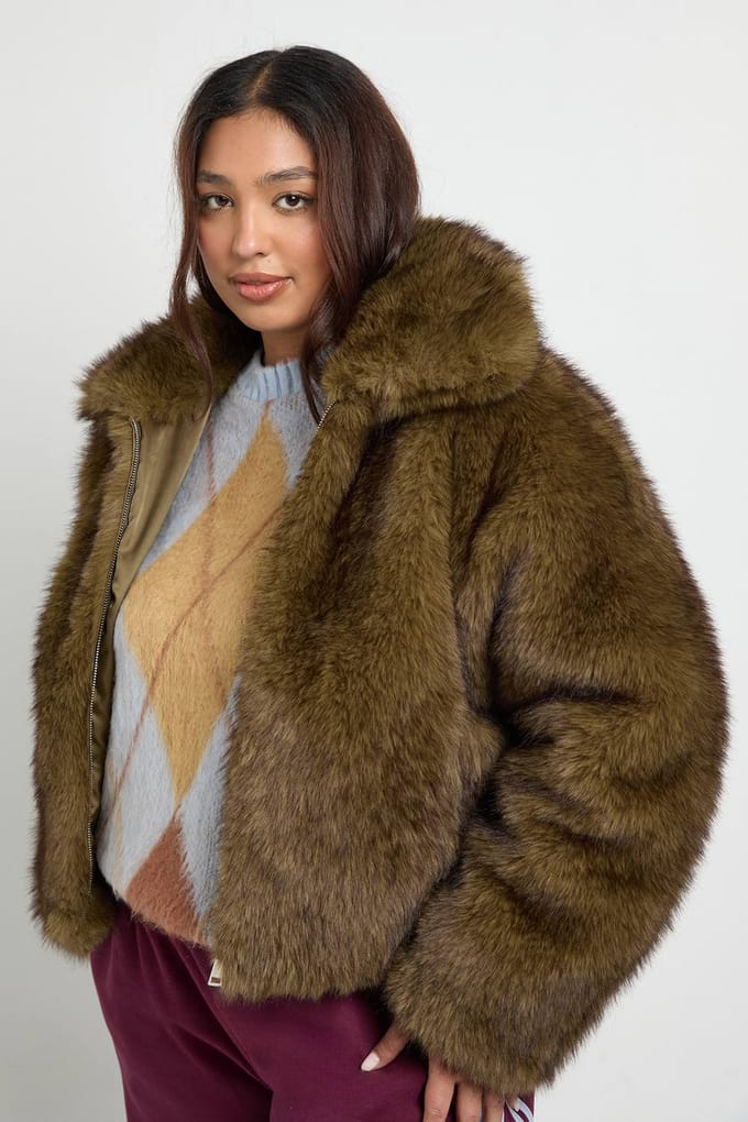 boohoo Dames Plus jasje met kraag van nepbont | Green | Maat: 28