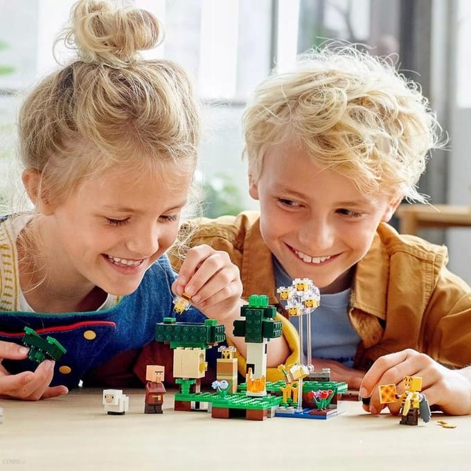 LEGO Minecraft De bijenhouderij 21165