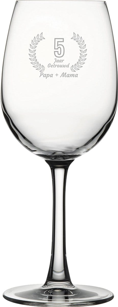 Gegraveerde witte wijnglas 36cl Papa + mama 5 jaar getrouwd