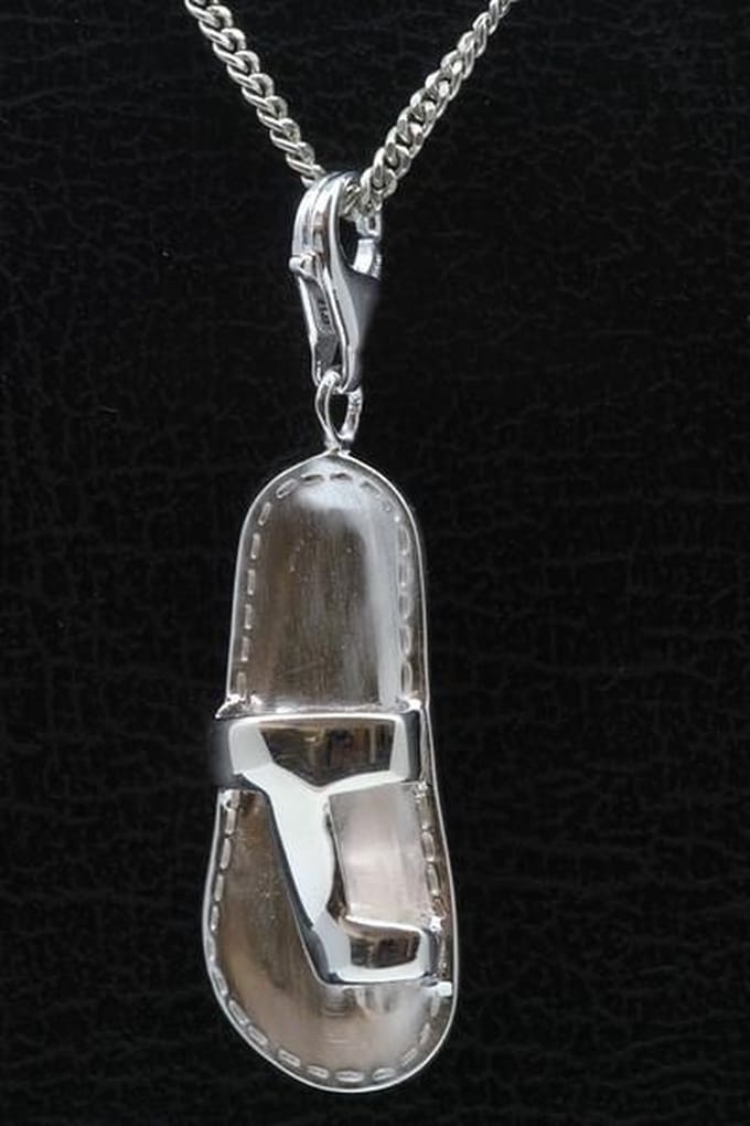 Zilveren Teenslipper groot zilver hanger én bedel