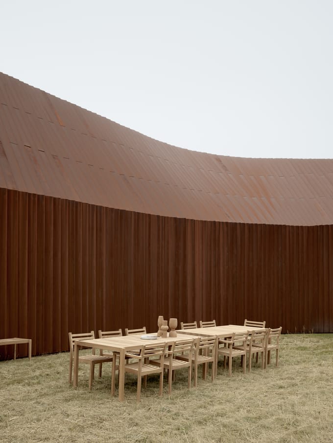 Carl Hansen & Søn - AH502 Outdoor Dining Armleunstoel - bruin