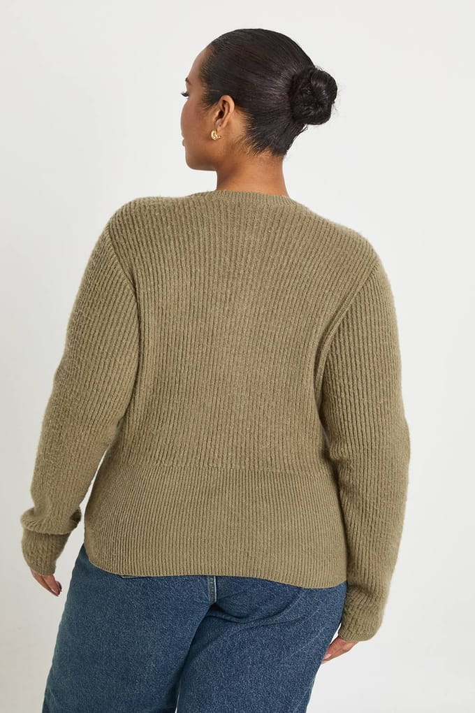 boohoo Dames Plus ingesnoerde met knoopsluiting zachte cardigan | Khaki | Maat: 20-22