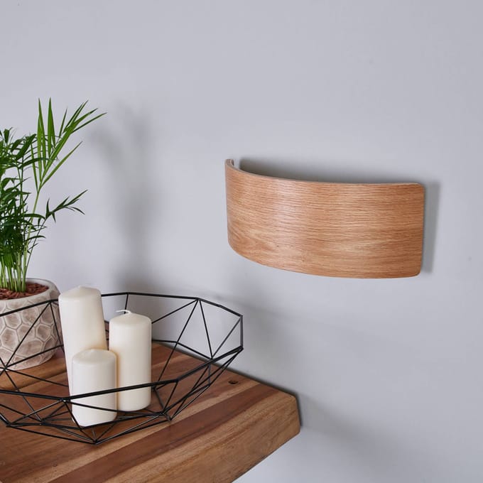 Lindby LED wandlamp Rafailia, breedte 33cm, hout, 3.000K