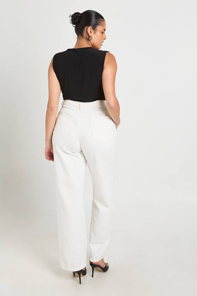 boohoo Dames Plus Slinky Gerimpeld Bodysuit Met V-hals | Black | Maat: 24