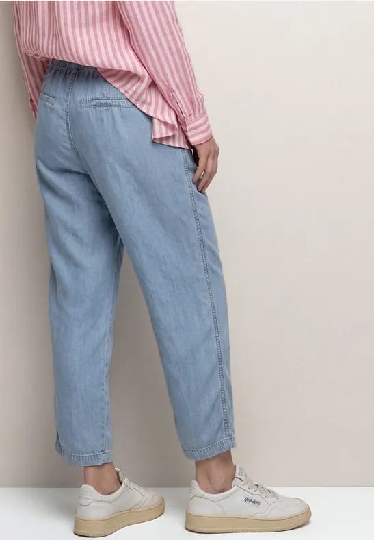 Mid Waist Slim Legs broek in een gewassen look