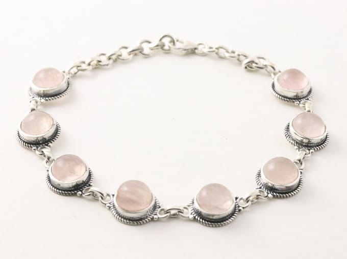 Bewerkte zilveren armband met rozenkwarts
