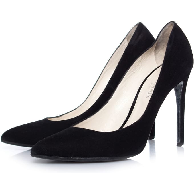 Zwarte suède pumps van Balmain.