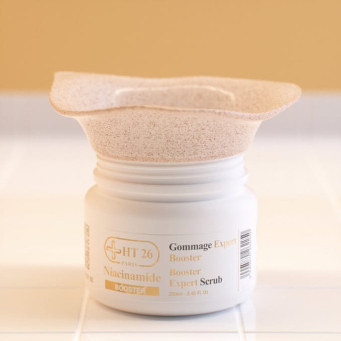 HT26 Paris Niacinamide Booster Expert Scrub - 250ml