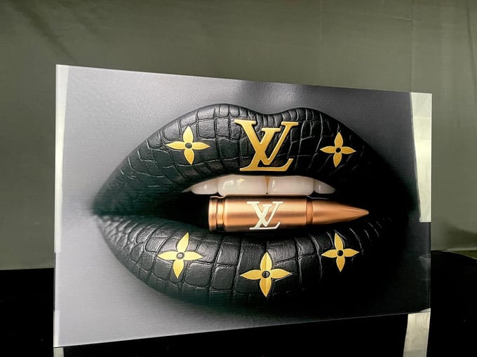 LV Black Lip schilderij op plexiglas 90x60cm