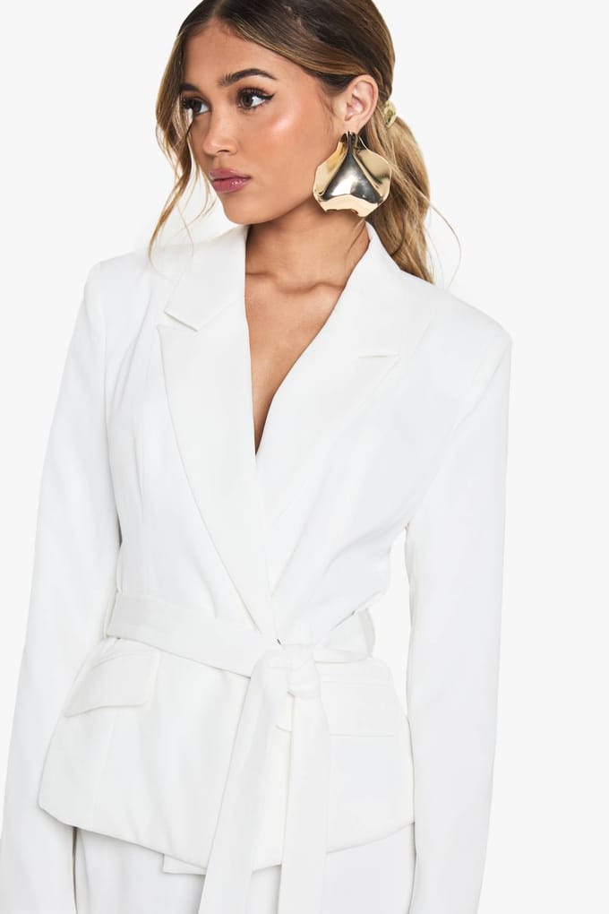 boohoo Dames Occasion Getailleerde Getailleerde Blazer met Riem | Ivoor | Maat: 40