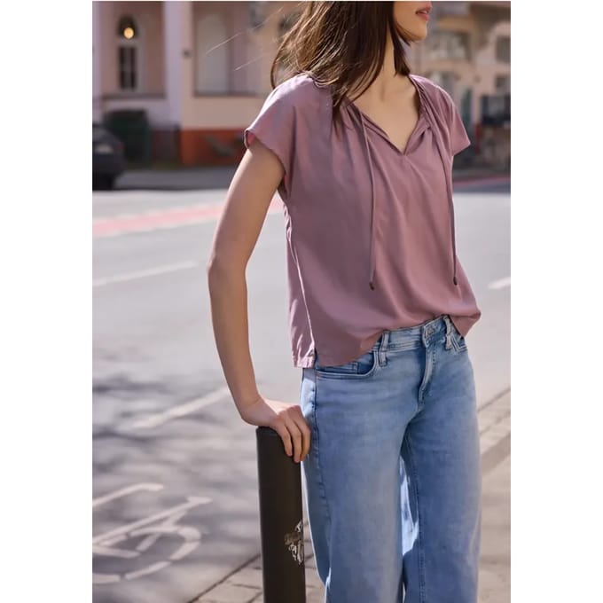 Blouse met losse schouders en gespleten hals