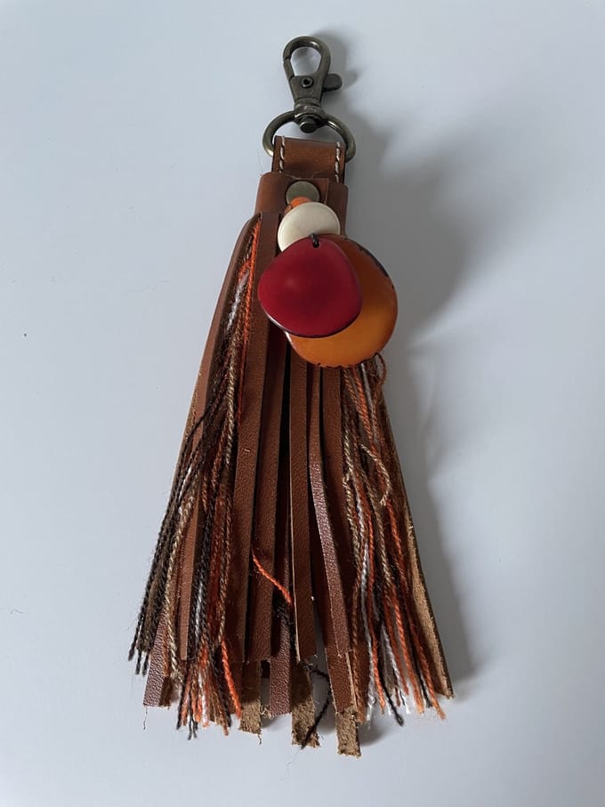 Dogs Love Munay | Hond | Hanger| Bruin 7 cm