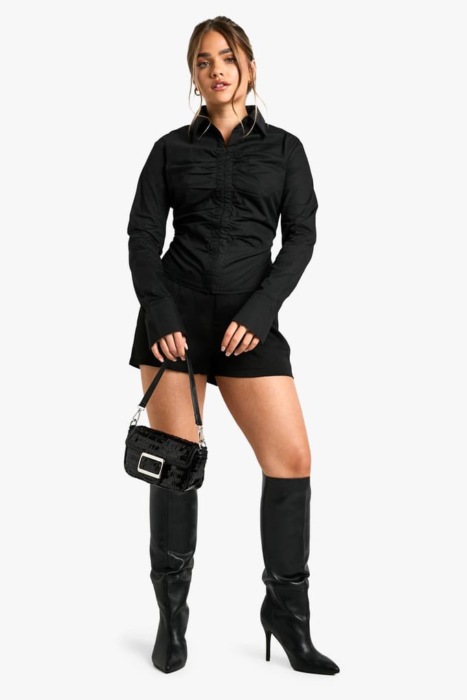 boohoo Dames Petite Getailleerde Gerafelde Shirt | Black | Maat: 6