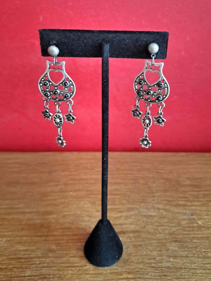 Oorbellen met leuke charmante hanger | Oorbellen | Charmant