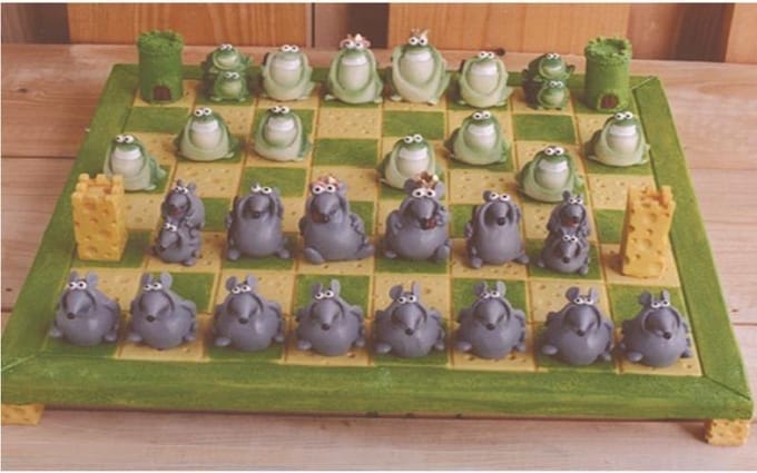 Paolo -Chiari - Schaakspel - muizen - tegen - kikkers - schaakbord - polystone - schaken