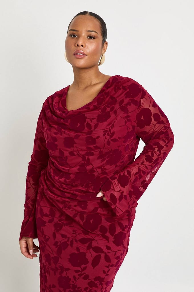 boohoo Dames Plus Devore Cowl Neck Lange Mouwen Top | Rood | Maat: 52