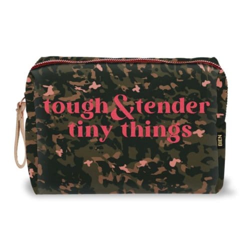 Bien moves etui groot, panterprint met geborduurde quote - tough & tender tiny things