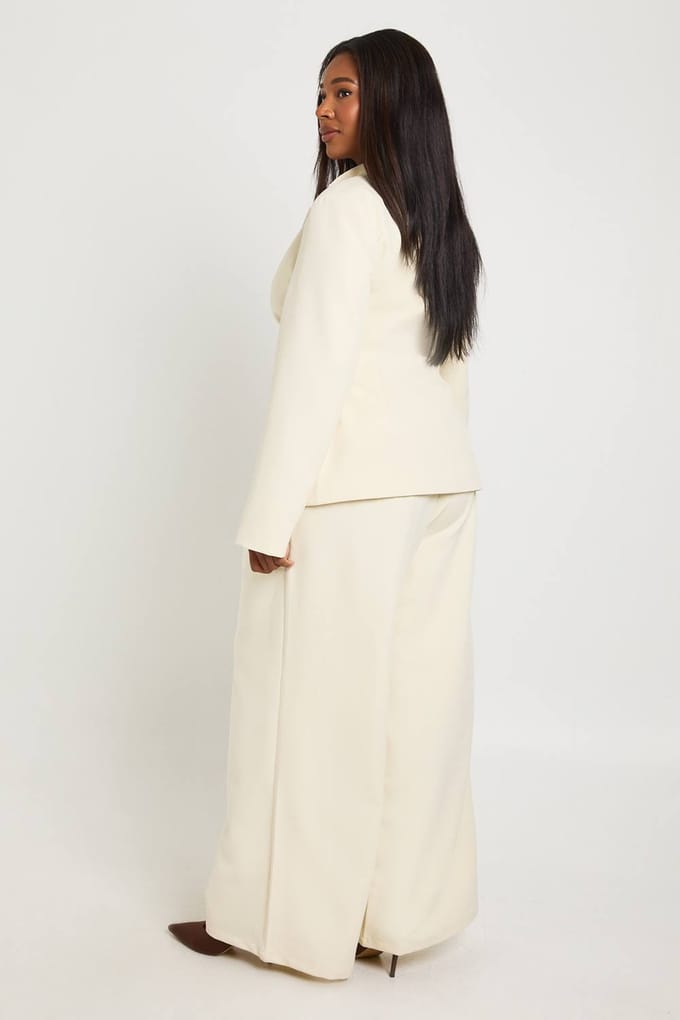 boohoo Dames Plus Getailleerde Wijde Pijpenbroek | Creme | Maat: 48