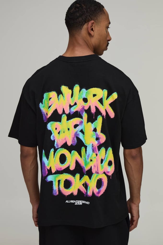 Zwart Oversized T-shirt Met Locatie Graffiti Print | Black | Size Large