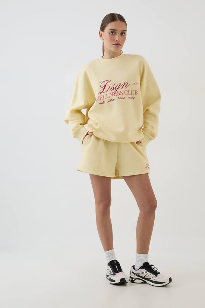 Dames Dsgn Studio Wellness Club Oversized Sweatshirt Korte Trainingsbroek Set | Citroen | Maat: Small
