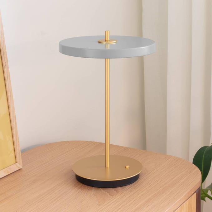 UMAGE LED-batterijtafellamp Asteria Move mistgrijs/messing 31 cm