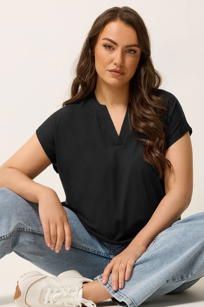 Yours Zwart Tshirt Met Inkeping In De Hals Size 40