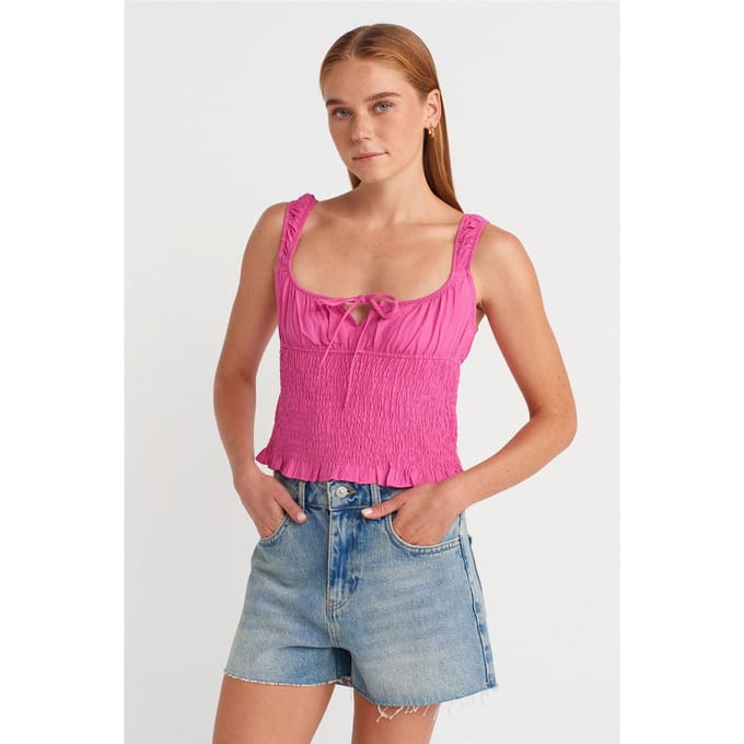 Getailleerde Cropped Mouwloze Blouse met Strikvoorkant