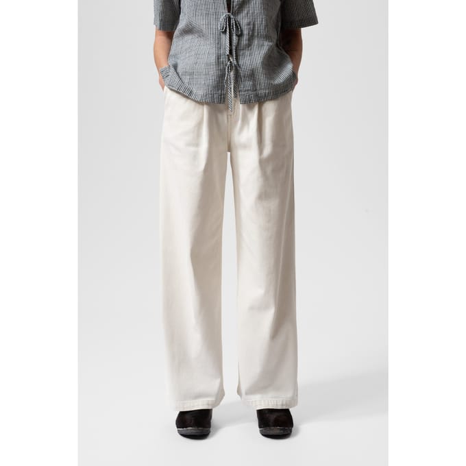 Nudie Jeans Gullan Workwear Pants White Größe: W29 | Ausgestellte Hosen Outlet | Damen | Weiß