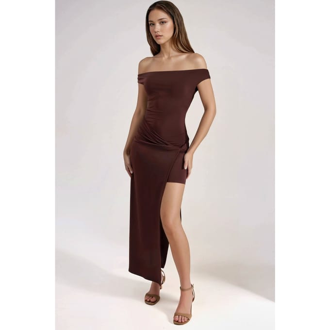 Off-shoulder maxi-jurk met uitsnijdingen