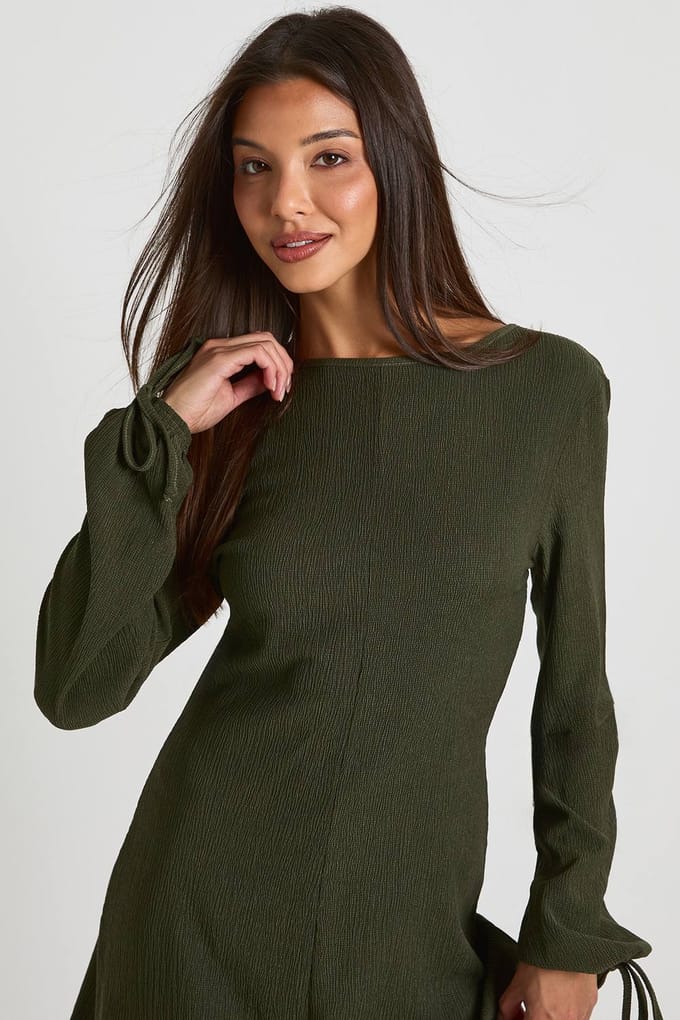 boohoo Dames Getextureerde shiftjurk met volumemouwen | Khaki | Maat: 10