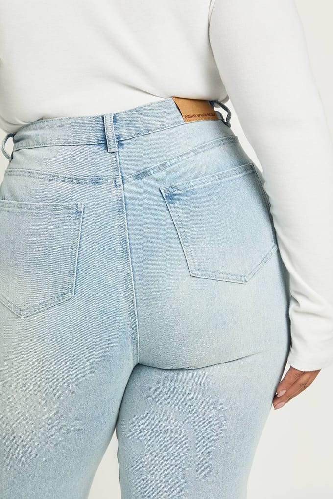 boohoo Dames De Plus High Waist Flare Jeans | Gebleekt | Maat: 28/32L