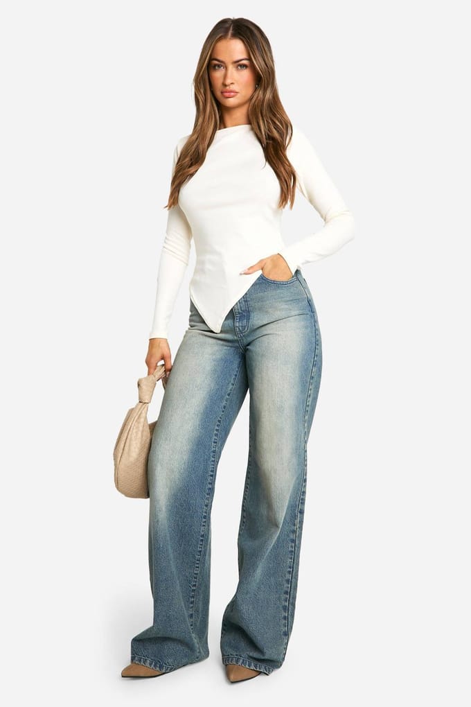 boohoo Dames Rib Slash Neck Asym Hem Top | Creme | Maat: 42
