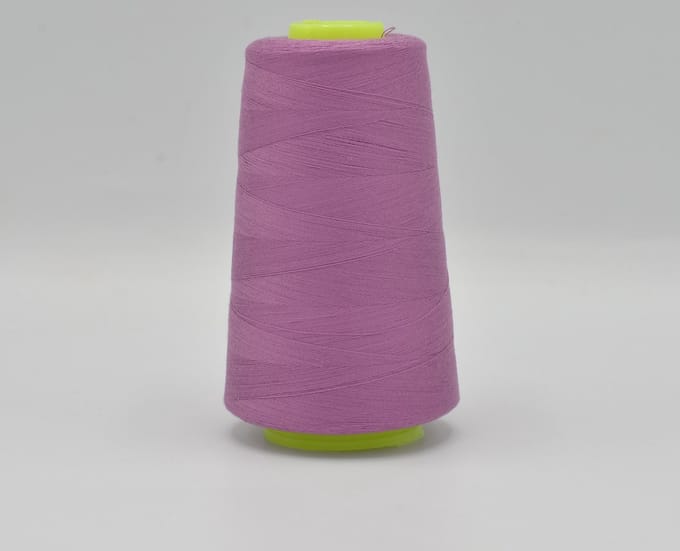 Overlock Garen per 4 stuks - 3000 Yards (2742 meter) per stuk - In 36 kleuren leverbaar - Violet