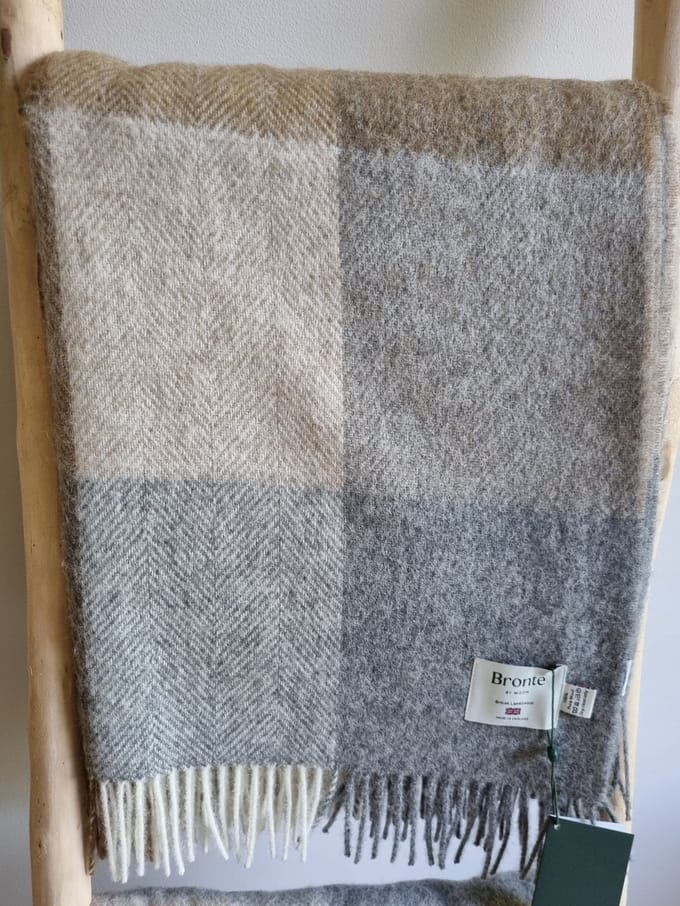 Wollen Plaid - BLOCK Check Natural - 140x185cm - Bronte x Plaids.shop
