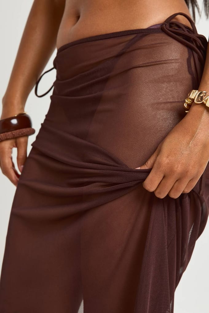 boohoo Dames Doorschijnende Mesh Maxi Strandrok | Chocoladebruin | Maat: 44
