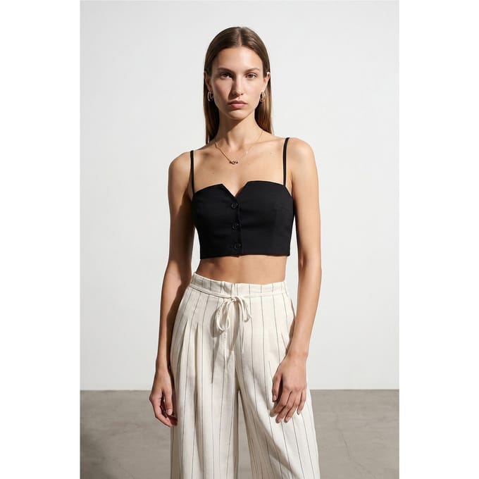 Korte Fitted Vest Met Hartvormige Halslijn