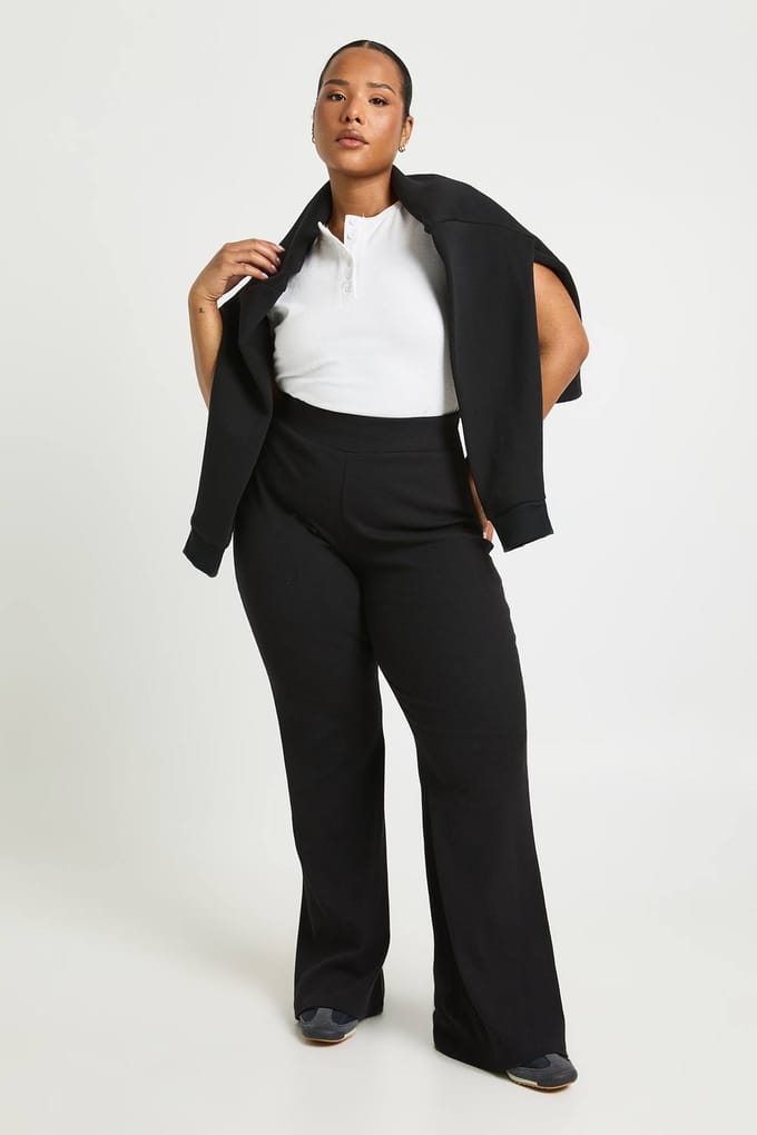 boohoo Dames Plus Basic geribbelde uitlopende legging | Zwart | Maat: 52