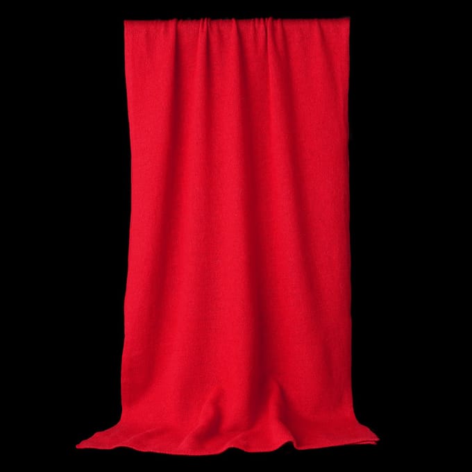 Zachte gebreide merino cashmere sjaal in fel rood